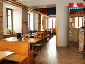Pronájem restaurace, Holice, Smetanova, 220 m2