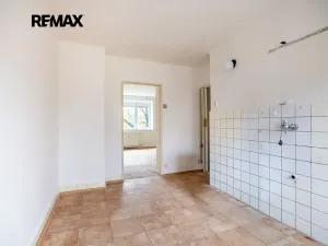 Prodej bytu 2+1, Praha - Dejvice, Na viničních horách, 58 m2