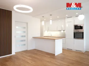 Prodej bytu 3+kk, Praha - Bohnice, Zelenohorská, 77 m2