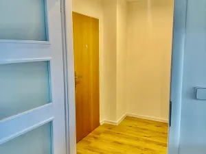 Pronájem bytu 2+kk, Praha - Vršovice, Baškirská, 41 m2