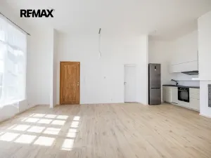 Prodej rodinného domu, Vráž, Nad Loděnicí, 219 m2