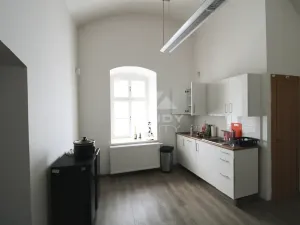 Pronájem obchodního prostoru, Plzeň, náměstí Republiky, 121 m2