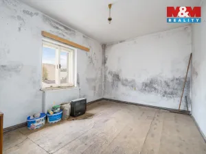 Prodej rodinného domu, Hostomice, Školní náměstí, 150 m2