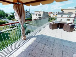 Pronájem bytu 3+kk, Praha - Štěrboholy, Laudonova, 135 m2