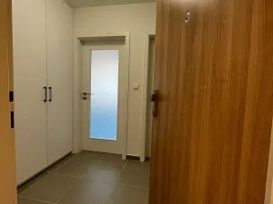 Pronájem bytu 2+kk, Praha - Modřany, Komořanská, 50 m2