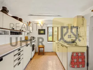 Prodej rodinného domu, Lhotka, 184 m2