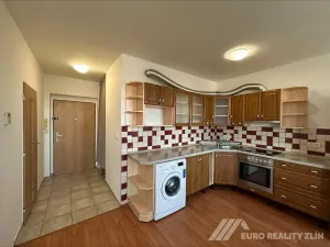 Pronájem bytu 1+kk, Zlín, Plesníkova, 32 m2