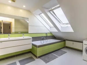 Prodej bytu 3+1, Pardubice - Zelené Předměstí, Čihákova, 138 m2