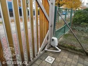 Dražba vícegeneračního domu, Praha - Letňany, Vamberská, 246 m2