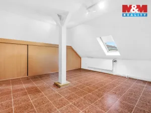 Prodej rodinného domu, Dobrovice, Komenského, 431 m2