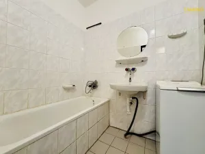 Pronájem bytu 2+kk, Třebíč, Velkomeziříčská, 41 m2