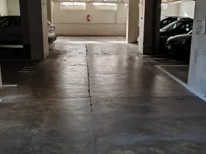 Pronájem garážového stání, Praha - Holešovice, U Pergamenky, 12 m2