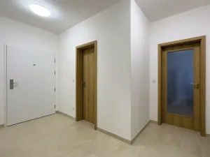 Pronájem bytu 2+kk, Praha - Strašnice, Zvěřinova, 61 m2
