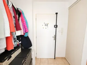 Pronájem bytu 1+kk, Praha - Prosek, Litoměřická, 28 m2