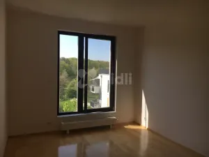 Pronájem bytu 2+kk, Praha - Hloubětín, Nademlejnská, 47 m2