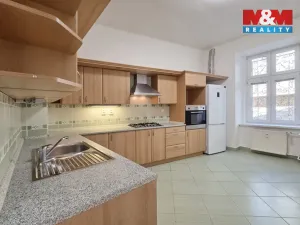 Pronájem bytu 3+1, Karlovy Vary, I. P. Pavlova, 80 m2