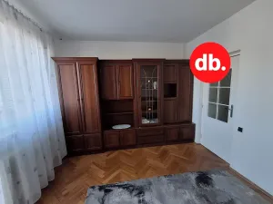 Pronájem bytu 2+1, Karlovy Vary, Krymská, 51 m2