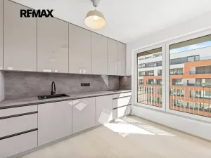 Pronájem bytu 3+kk, Praha - Hloubětín, Poděbradská, 77 m2