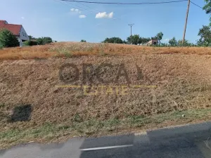 Prodej podílu pole, Měnín, 1072 m2