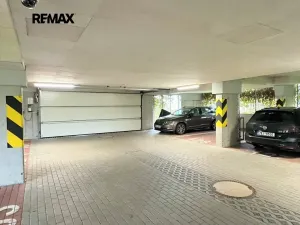 Pronájem bytu 2+kk, Praha - Štěrboholy, Kryšpínova, 63 m2