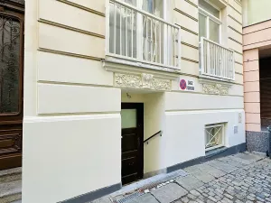 Prodej obchodního prostoru, Karlovy Vary, Zámecký vrch, 111 m2
