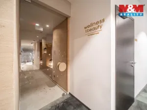 Pronájem obchodního prostoru, Praha - Staré Město, náměstí Curieových, 75 m2