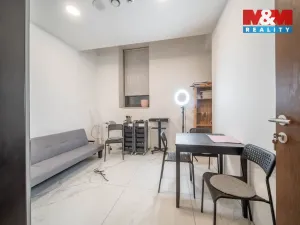 Pronájem obchodního prostoru, Praha - Staré Město, náměstí Curieových, 75 m2