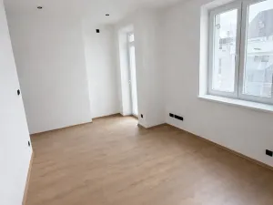 Prodej bytu 1+kk, Plzeň, Pařížská, 23 m2