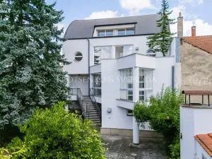 Prodej vily, Křižanov, Benešovo náměstí, 530 m2