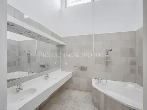 Prodej vícegeneračního domu, Křižanov, Benešovo náměstí, 530 m2