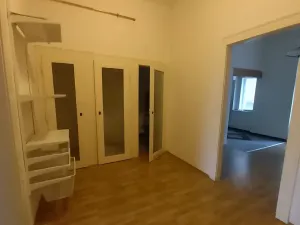 Pronájem bytu 2+1, Praha - Karlín, Hybešova, 74 m2