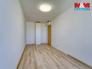 Pronájem bytu 3+kk, Praha - Karlín, U Sluncové, 65 m2