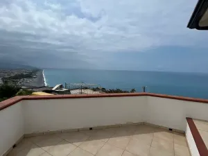 Prodej vily, Scalea, Itálie, 133000 m2