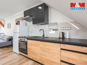 Pronájem atypického bytu, Hoštice, 60 m2