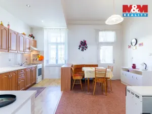 Prodej bytu 3+1, Kroměříž, Husovo náměstí, 92 m2