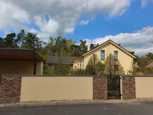 Prodej rodinného domu, Zichovec, 384 m2