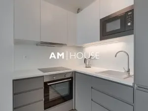 Pronájem bytu 1+kk, Praha - Strašnice, Zvěřinova, 38 m2