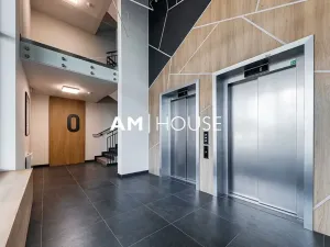 Pronájem bytu 1+kk, Praha - Strašnice, Zvěřinova, 38 m2