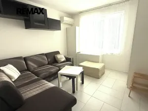 Pronájem bytu 1+1, Břeclav, náměstí Petra Bezruče, 40 m2