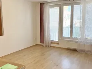 Pronájem bytu 1+kk, Praha, Počernická, 35 m2