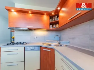 Prodej bytu 3+1, Cheb, Lomená, 60 m2