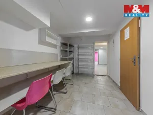 Prodej obchodního prostoru, Karlovy Vary - Drahovice, Vítězná, 147 m2