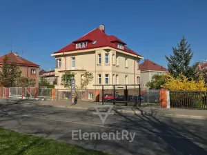 Pronájem bytu 2+1, Hradec Králové, V Lipkách, 62 m2