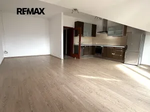 Prodej bytu 1+kk, Nupaky, Za Hotelem, 52 m2