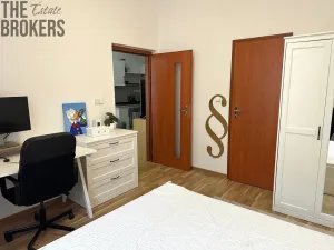 Pronájem bytu 2+kk, Praha - Košíře, Plzeňská, 36 m2