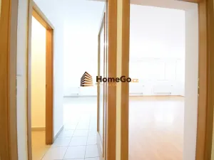 Pronájem bytu 1+kk, Praha - Troja, K Haltýři, 54 m2
