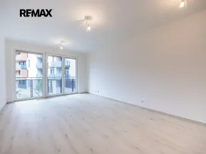 Prodej bytu 1+kk, Praha - Háje, Sochorcova, 33 m2