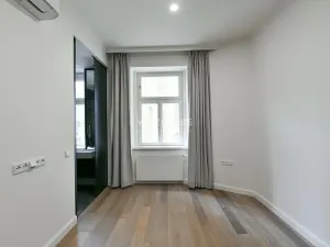 Pronájem bytu 4+kk, Praha - Vinohrady, náměstí Jiřího z Poděbrad, 107 m2