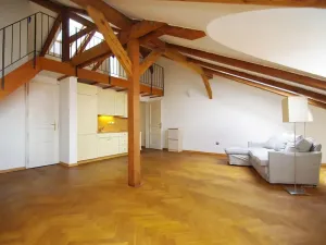 Pronájem atypického bytu, Praha - Karlín, Za Poříčskou bránou, 61 m2