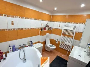 Prodej rodinného domu, Radonice, 200 m2